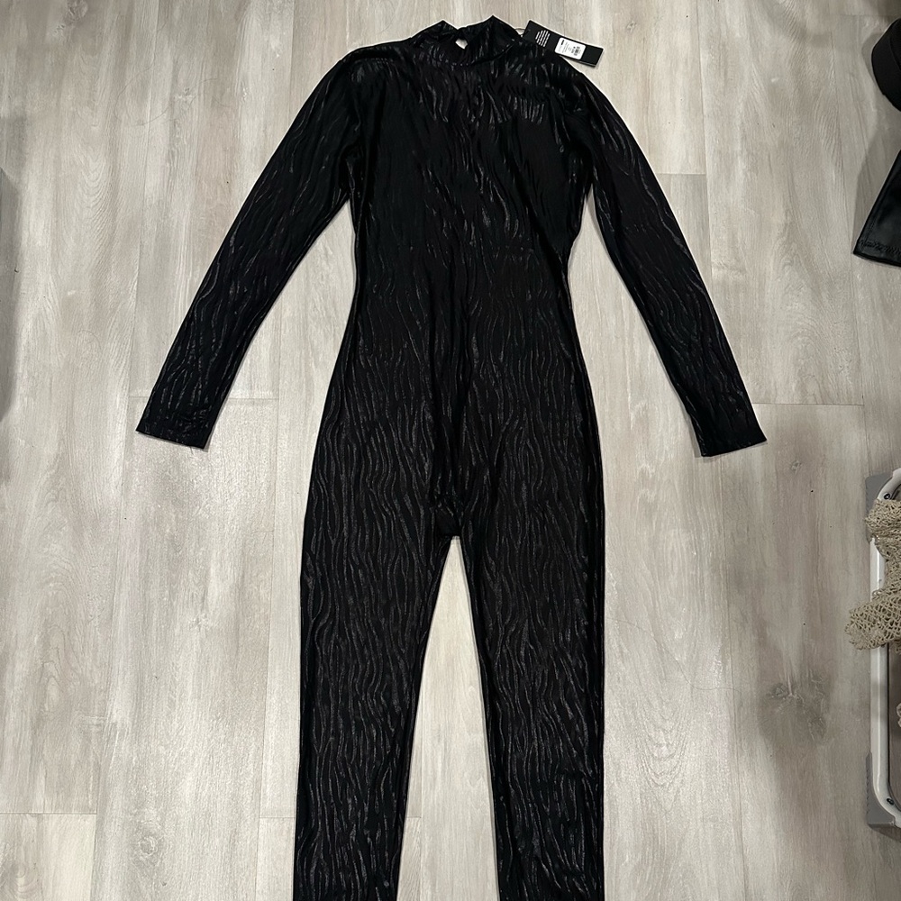 Fashion Nova Black Fitted Jumpsuit with Long Sleeves